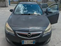 Usata Opel Astra 110 CV (80 kW) 2011 Berlina