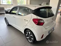 Usata Hyundai i10 67 CV (49 kW) 2023 Bianco Utilitaria