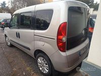 Usata Fiat Doblò 105 CV (77 kW) 2011 Grigio Monovolume