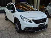Usata Peugeot 2008 Crossway 120 CV (88 kW) 2017 Bianco SUV