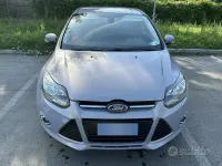 Usata Ford Focus 95 CV (69 kW) 2012 Grigio Berlina