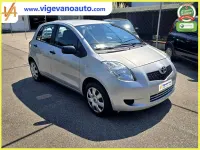 Usata Toyota Yaris 69 CV (50 kW) 2008 Argento Utilitaria