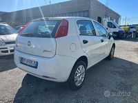 Usata Fiat Punto Lounge 77 CV (56 kW) 2013 Bianco Utilitaria