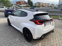 Usata Toyota Yaris 280 CV (205 kW) 2024 Bianco Utilitaria