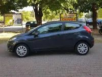 Usata Ford Fiesta 82 CV (60 kW) 2010 Grigio Berlina