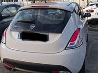 Usata Lancia Ypsilon S 69 CV (50 kW) 2017 Argento Utilitaria