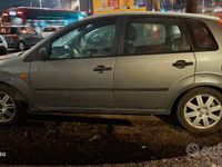 Second-hand Ford Fiesta 73 CP (53 kW) 2002 Gri Hatchback