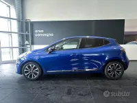 Usata Renault Clio V Techno 101 CV (74 kW) 2025 Bluazzurro Berlina
