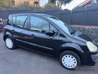 Käytetty Renault Modus 75 HP (55 kW) 2009 Musta Tila-auto