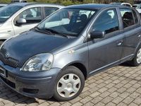 Usata Toyota Yaris Sol 68 CV (50 kW) 2004 Grigio Utilitaria