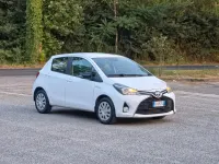 Usata Toyota Yaris Hybrid Active 73 CV (53 kW) 2016 Bianco Berlina