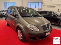 Usata Lancia Musa 90 CV (66 kW) 2007 Grigio chiaro Monovolume