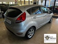 Usata Ford Fiesta Titanium 69 CV (50 kW) 2013 Grigio Utilitaria