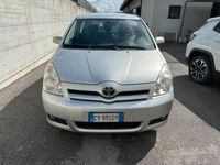 usata Toyota Corolla Verso 2.2 16V D-4D Sol