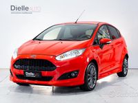 Usata Ford Fiesta ST-Line 101 CV (74 kW) 2017 Rosso (race red) Utilitaria