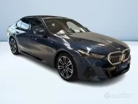 Usata BMW 520 M Sport 197 CV (144 kW) 2024 Blu metallizzato Berlina