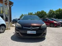 Usata Opel Astra Cosmo 130 CV (95 kW) 2012 Marrone Station wagon