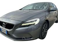 Usata Volvo V40 Plus 120 CV (88 kW) 2019 Grigio scuro Berlina