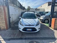 Usata Ford Fiesta Titanium 97 CV (71 kW) 2011 Bianco Utilitaria
