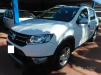 Usata Dacia Sandero Stepway 90 CV (66 kW) 2015 Bianco Berlina