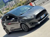 Usata Ford Fiesta ST-Line 125 CV (91 kW) 2017 Grigio Utilitaria