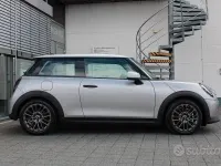 Usata Mini Cooper Classic 114 kW (156 CV) 2025 Grigio Utilitaria