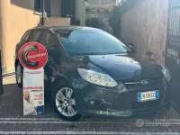 Usata Ford Focus Titanium 116 CV (85 kW) 2012 Blu Berlina