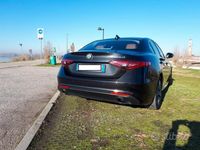 Usata Alfa Romeo Giulia 180 CV (132 kW) 2016 Nero Berlina
