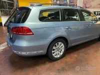 Usata VW Passat Highline 140 CV (102 kW) 2012 Blu Station wagon