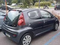 Usata Peugeot 107 Active 68 CV (50 kW) 2012 Nero Utilitaria