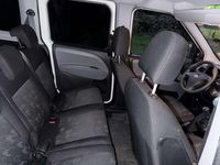 Usata Opel Combo 109 CV (80 kW) 2012 Monovolume