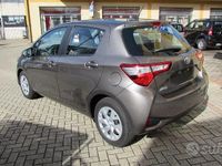 Usata Toyota Yaris Business Edition 69 CV (50 kW) 2017 Grigio Berlina