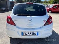 Usata Opel Corsa 86 CV (63 kW) 2011 Bianco Berlina