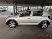 Usata Dacia Sandero Stepway 90 CV (66 kW) 2014 Argento Berlina