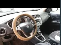 Usado Lancia Delta 120 CV (88 kW) 2009 Gris Utilitario