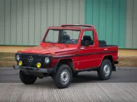 Usata Mercedes 240 87 CV (63 kW) 1979 Rosso SUV