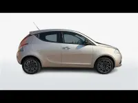 Usata Lancia Ypsilon Gold 69 CV (50 kW) 2018 Oro Utilitaria