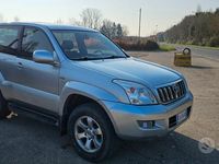 Usata Toyota Land Cruiser Executive 172 CV (126 kW) 2005 Argento SUV
