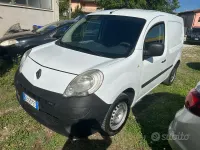 Usata Renault Kangoo 68 CV (50 kW) 2010 Bianco Monovolume