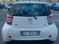 Usata Toyota iQ 68 CV (50 kW) 2011 Bianco Utilitaria