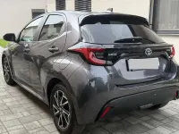 Usata Toyota Yaris Hybrid Trend 92 CV (67 kW) 2021 Berlina