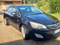Usata Opel Astra 110 CV (80 kW) 2011 Nero Berlina