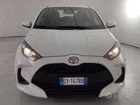 Usata Toyota Yaris Hybrid Active 92 CV (67 kW) 2025 Bianco Berlina