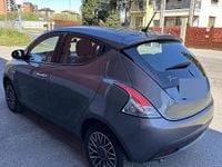 Usata Lancia Ypsilon Gold 80 CV (58 kW) 2022 Grigio Utilitaria