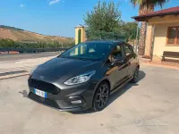 Usata Ford Fiesta ST-Line 85 CV (62 kW) 2017 Grigio Utilitaria