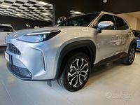 Nuova Toyota Yaris Cross 130 CV (95 kW) 2025 Grigio scuro SUV