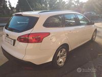 Usata Ford Focus 120 CV (88 kW) 2015 Bianco Station wagon