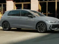 Nuova VW Golf VIII R-line Plus 150 CV (110 kW) 2026 Moonstone grey Berlina