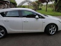 Käytetty Opel Astra Elegance 101 HP (74 kW) 2011