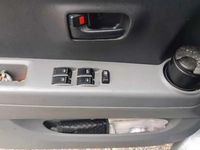 Usata Daihatsu Sirion 87 CV (63 kW) 2007 Grigio Utilitaria